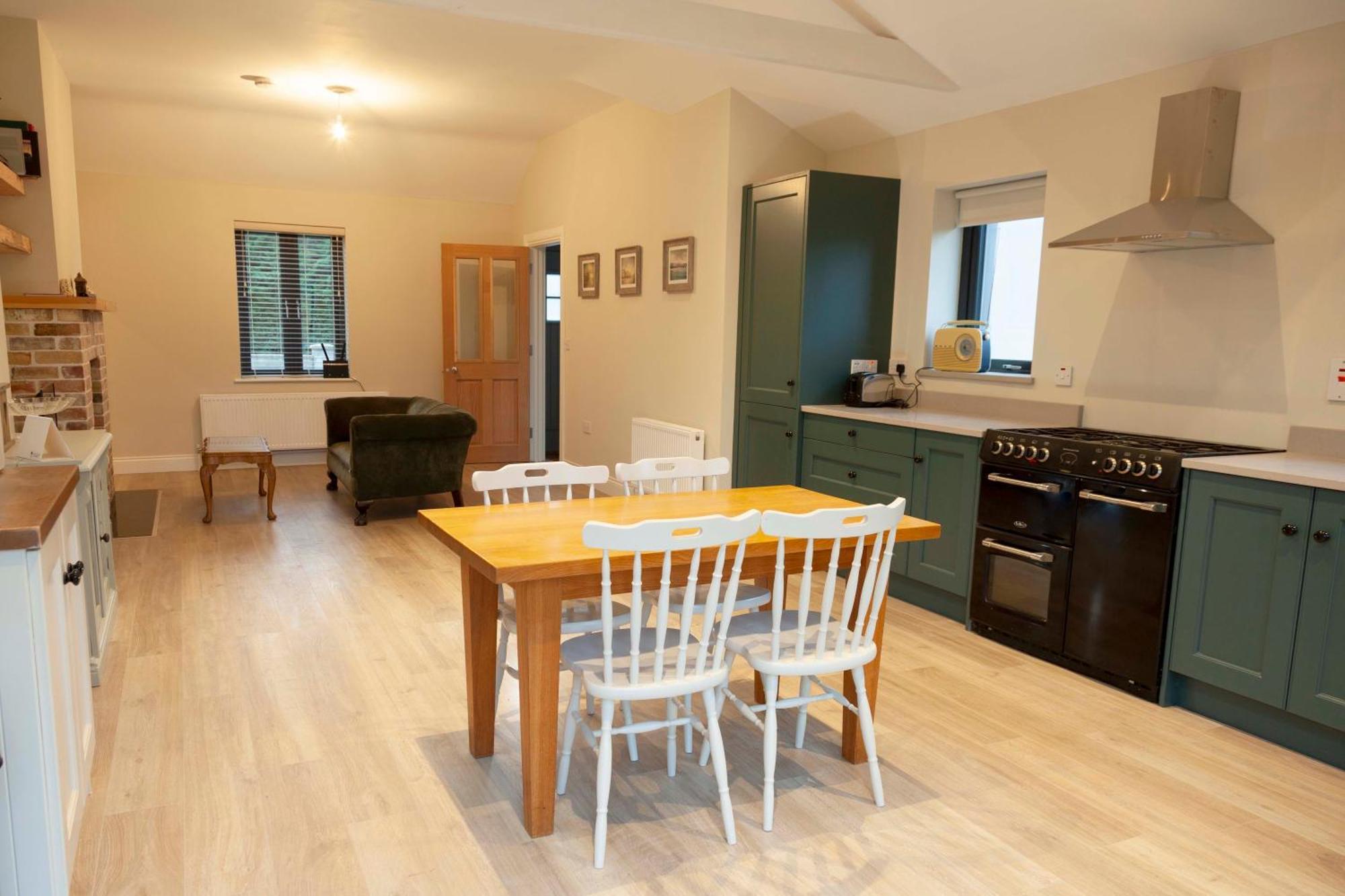 Lavender Cottage - 2 Bedroom Home نيوبريدج المظهر الخارجي الصورة
